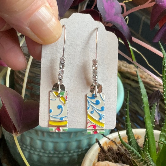 🎉Host Pick🎉 Vintage tin earrings - Picture 9 of 11